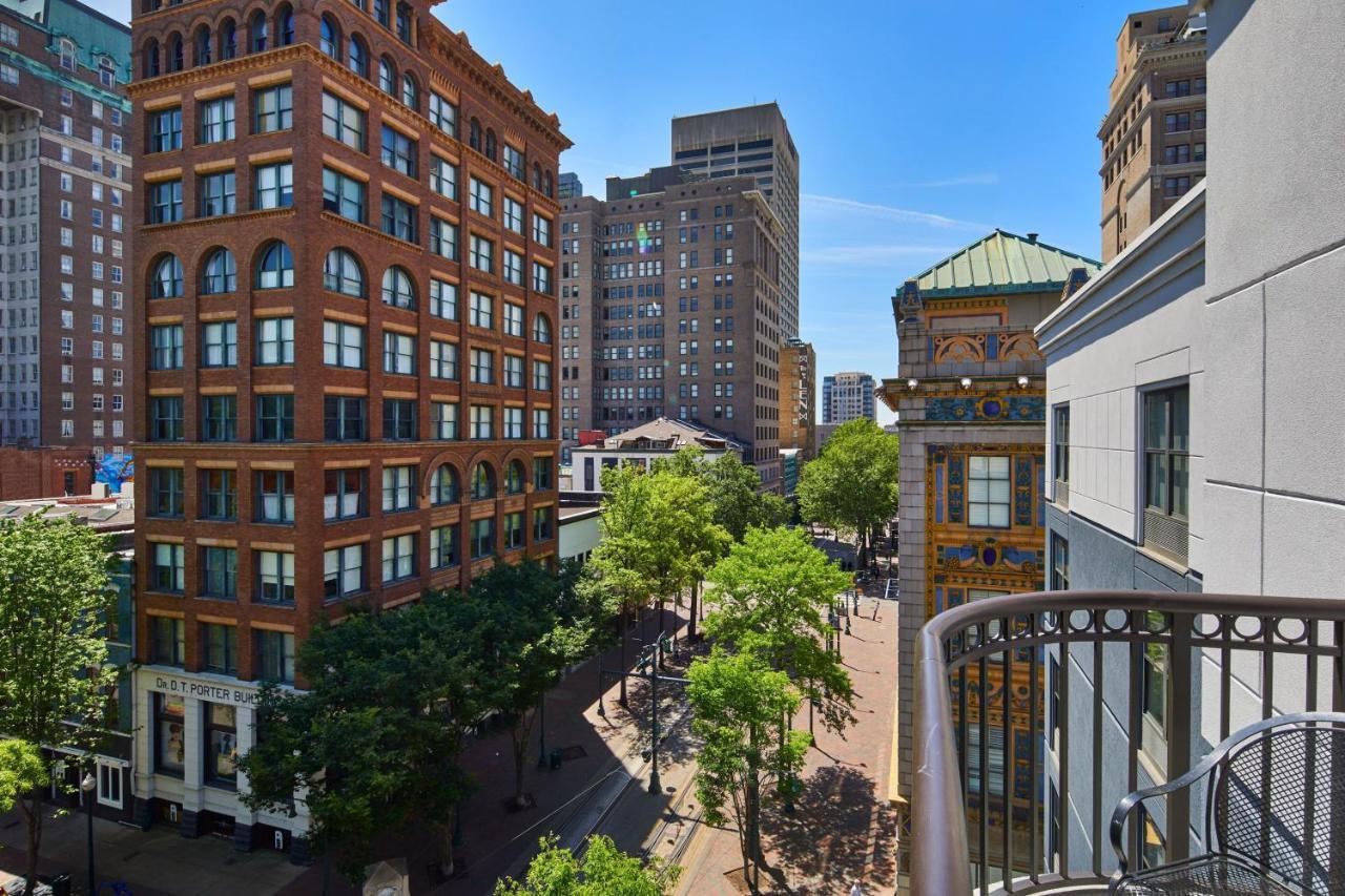 Springhill Suites Memphis Downtown Экстерьер фото