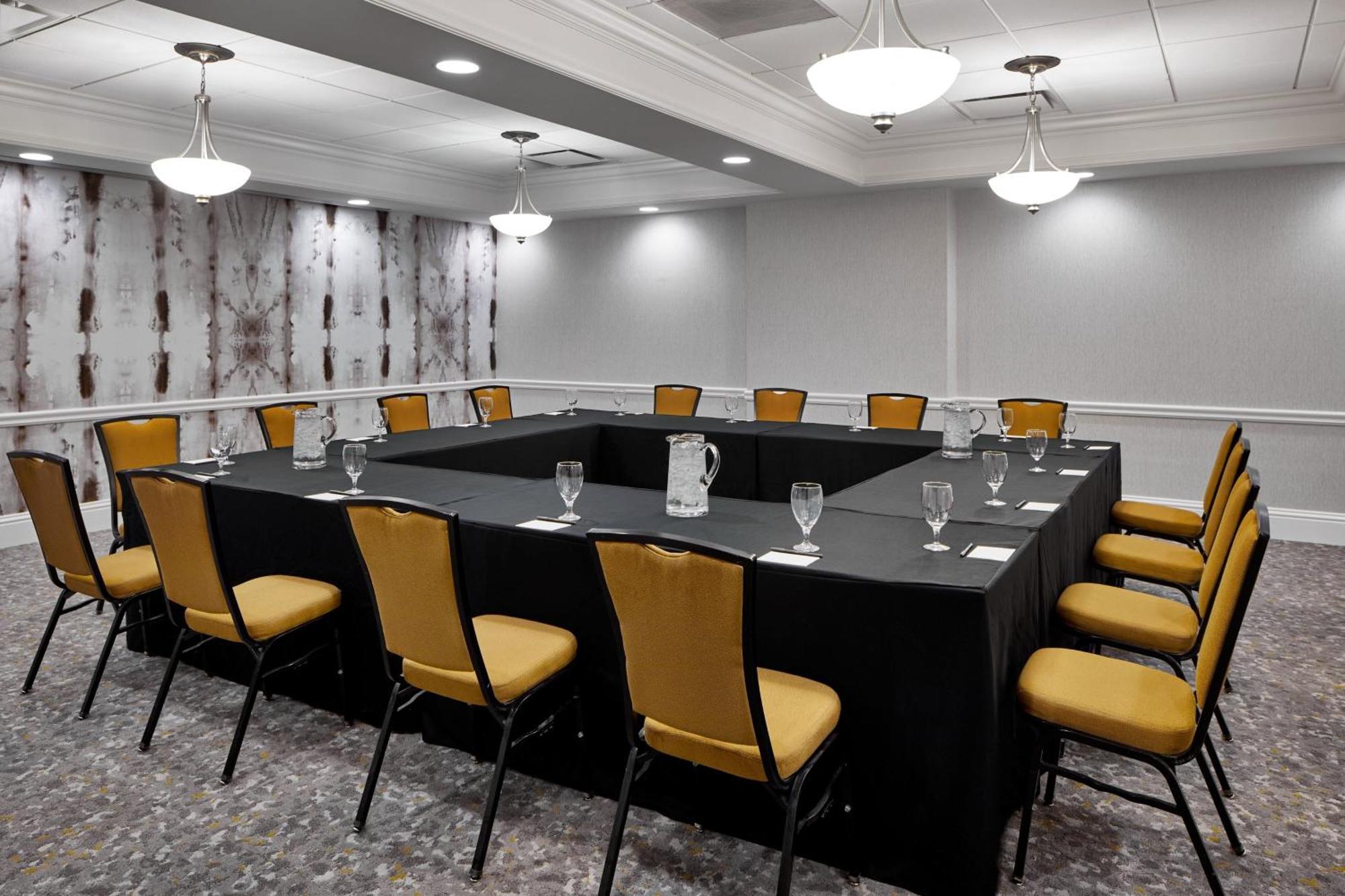 Springhill Suites Memphis Downtown Экстерьер фото