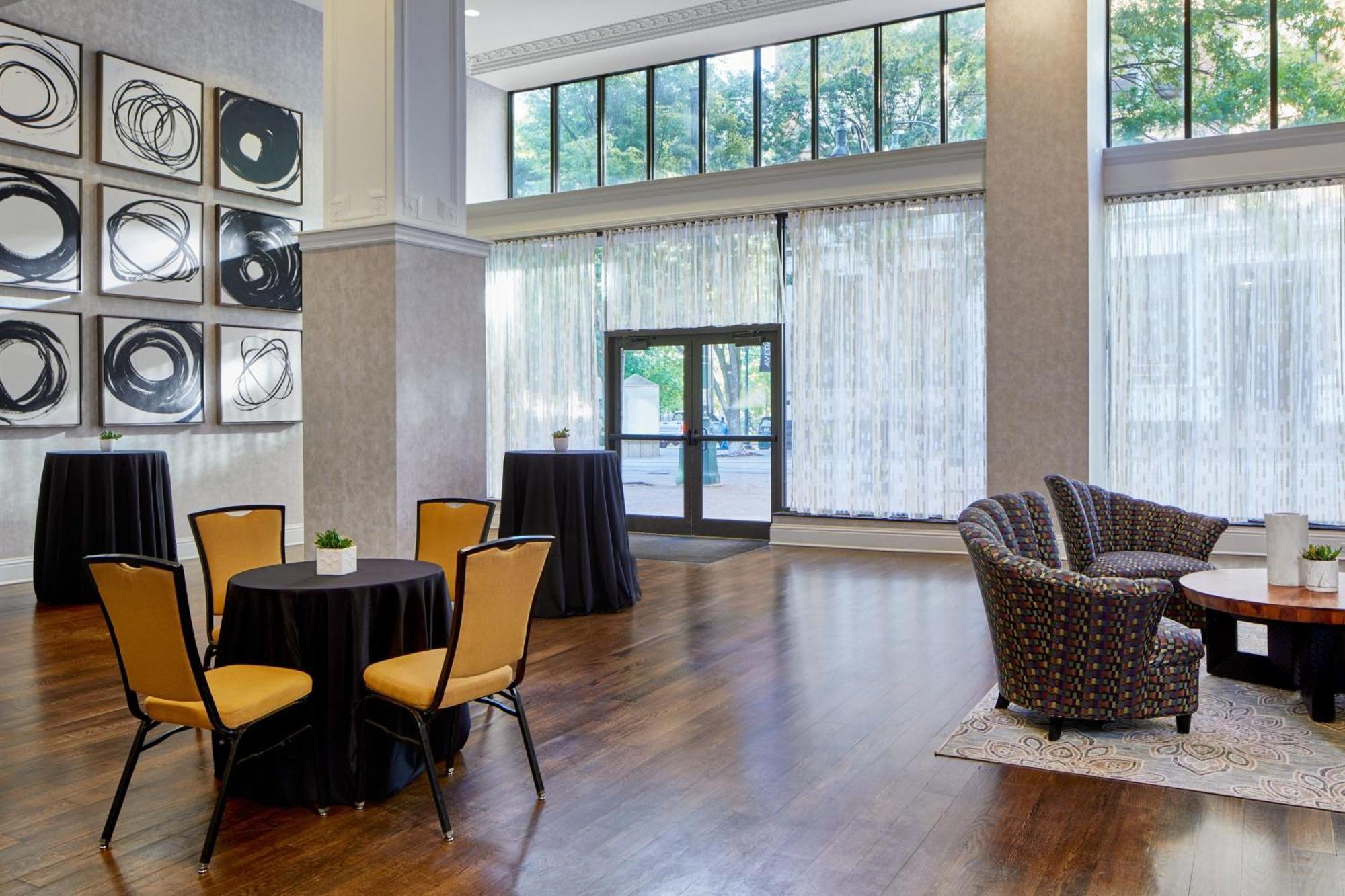 Springhill Suites Memphis Downtown Экстерьер фото