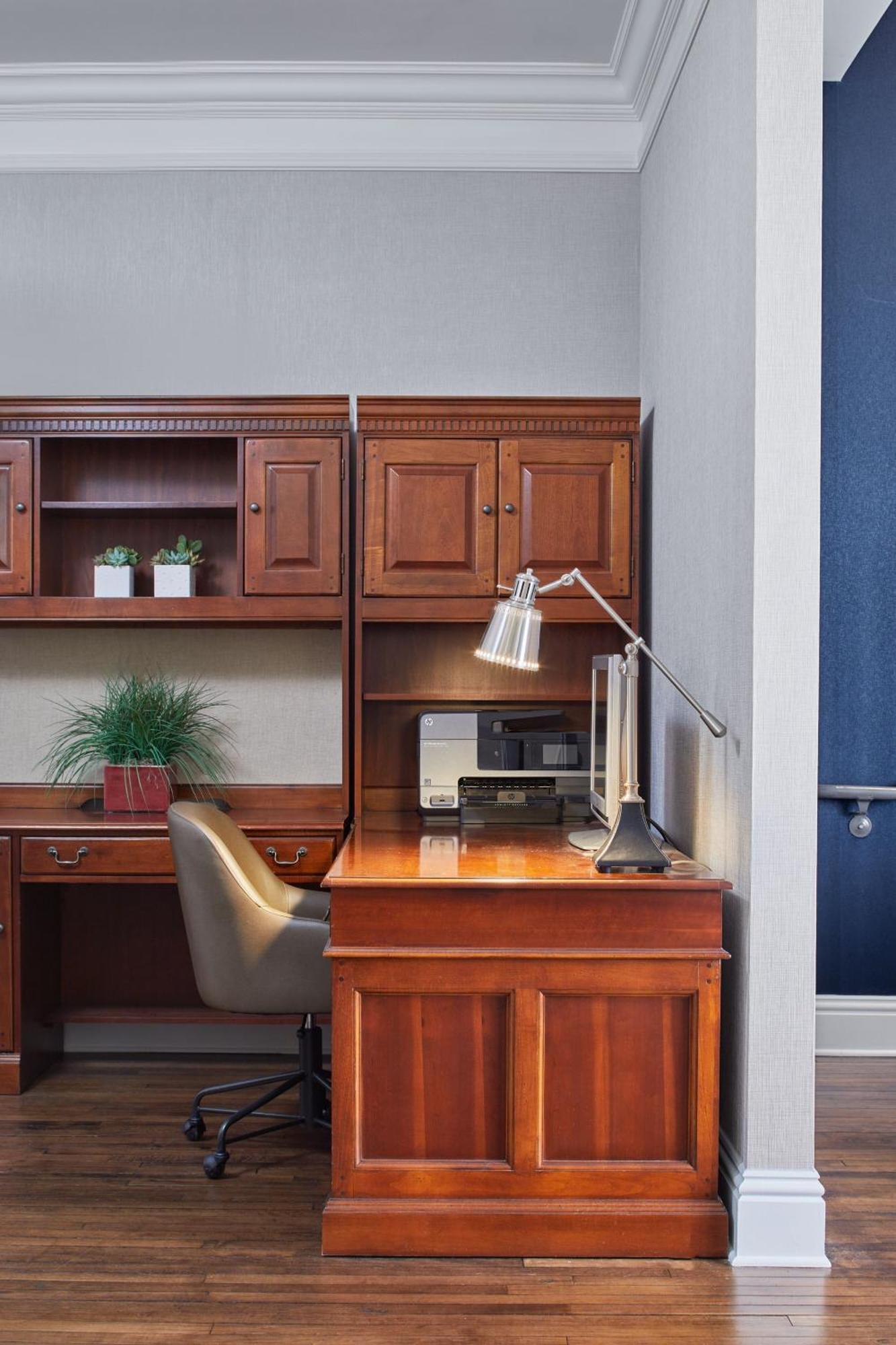 Springhill Suites Memphis Downtown Экстерьер фото