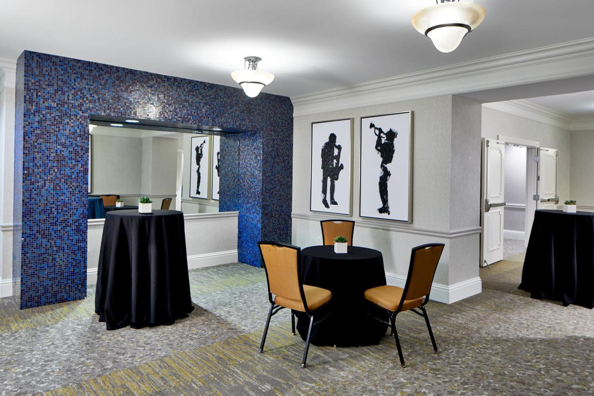 Springhill Suites Memphis Downtown Экстерьер фото