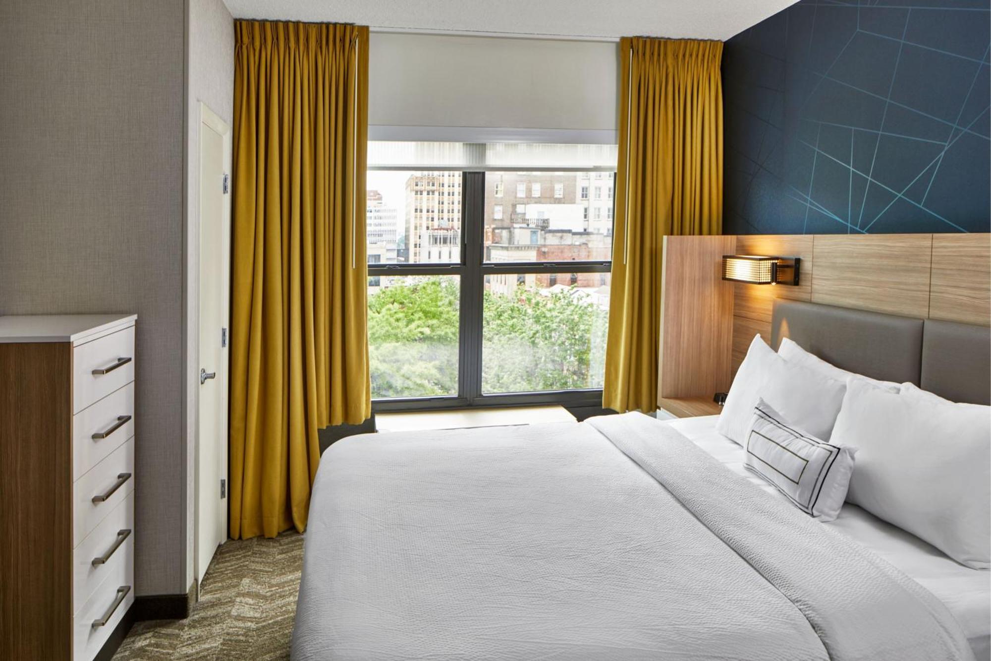 Springhill Suites Memphis Downtown Экстерьер фото