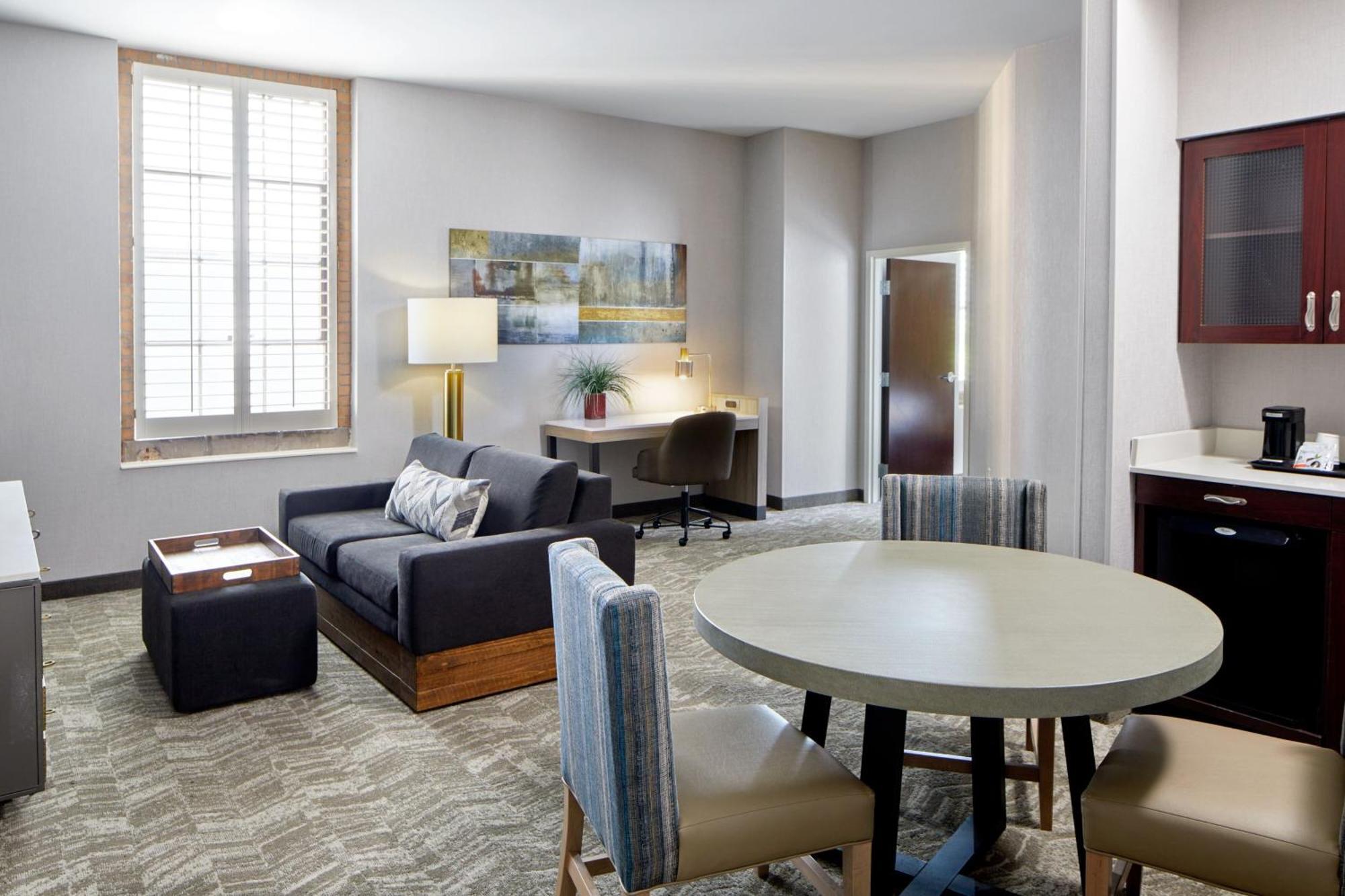 Springhill Suites Memphis Downtown Экстерьер фото