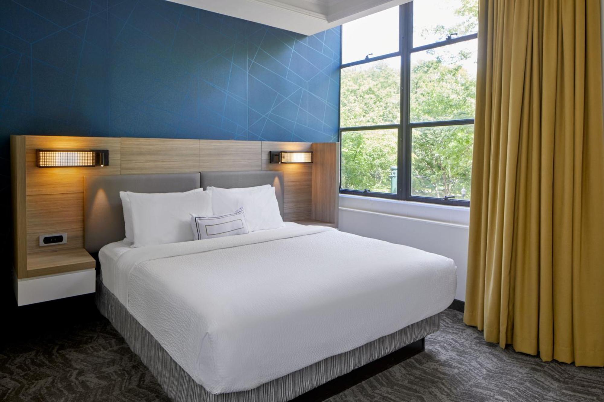 Springhill Suites Memphis Downtown Экстерьер фото
