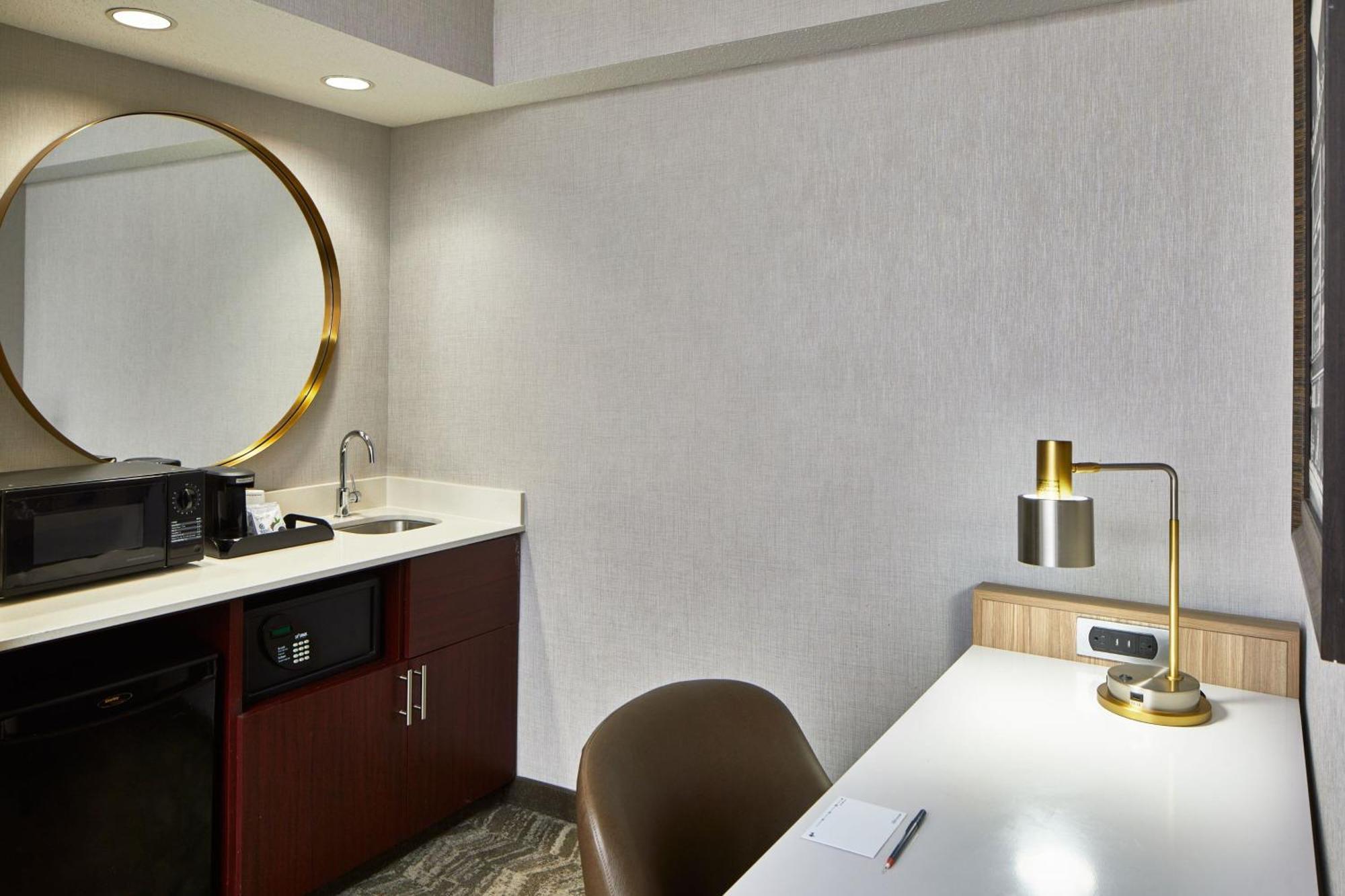 Springhill Suites Memphis Downtown Экстерьер фото