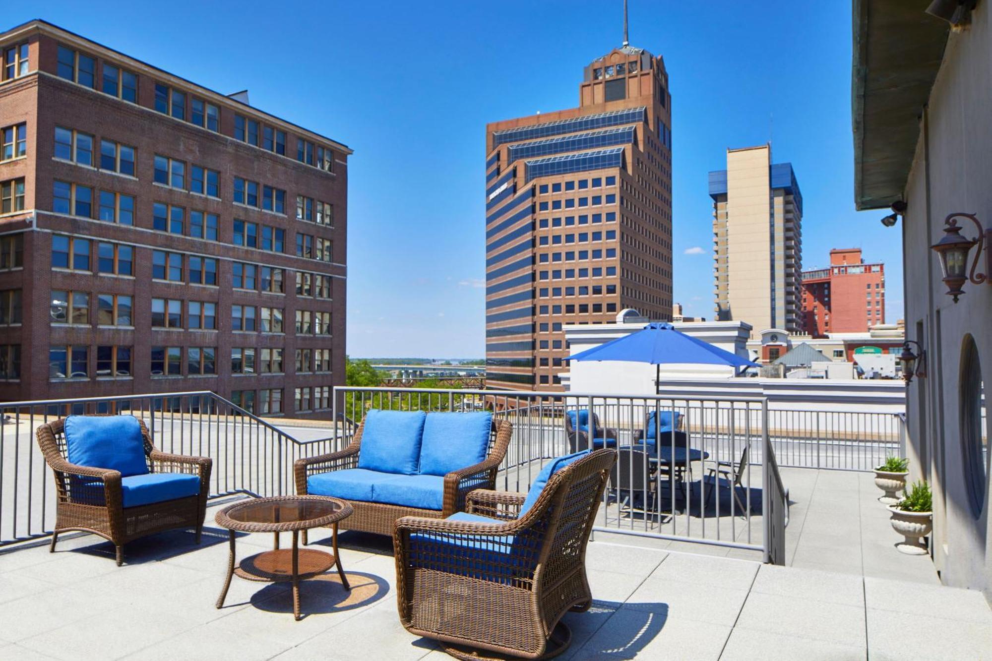 Springhill Suites Memphis Downtown Экстерьер фото